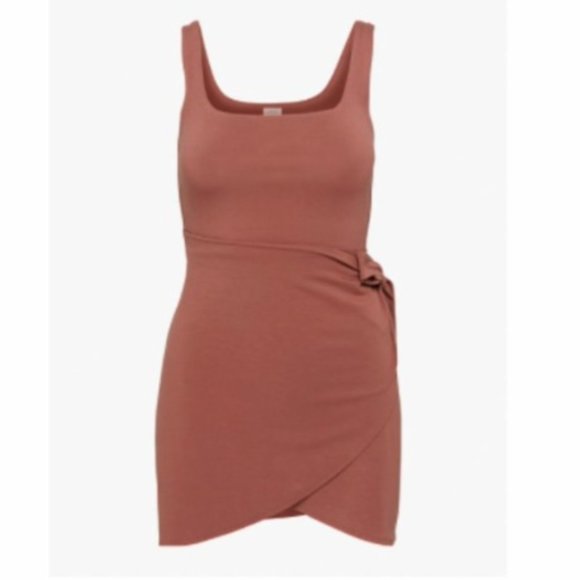 Aritzia Dresses & Skirts - Aritzia Wilfred Saturn Mini